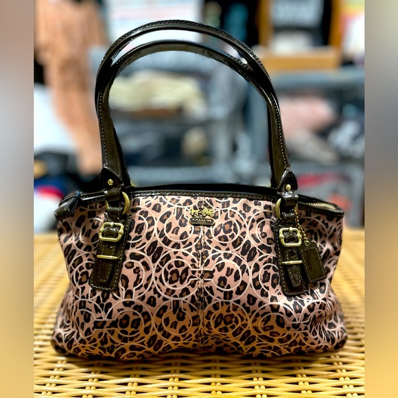 Coach Handbags - Beautiful mini Coach with patent leather handles